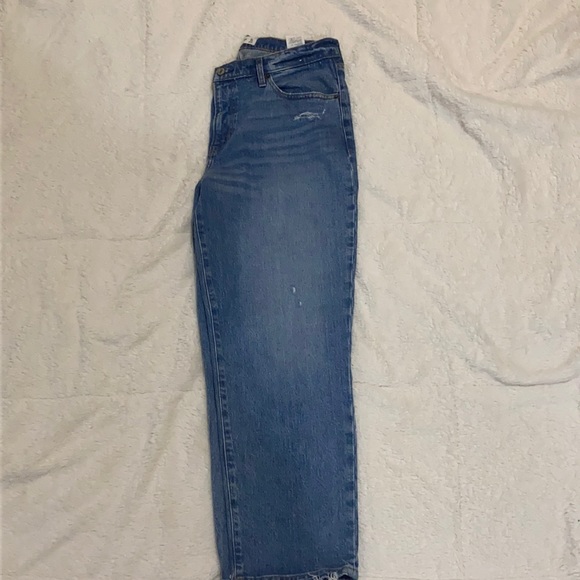 SUPER CUTE Abercrombie & Fitch Boyfriend Jeans! - Picture 1 of 3